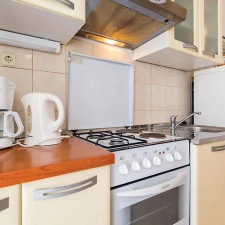 2 Bedroom Awesome In Barbat Apartmán Barbat na Rabu