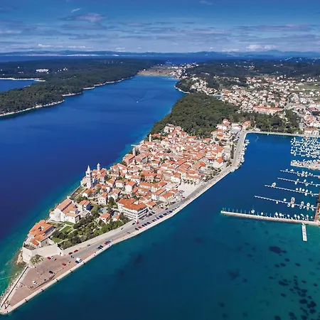 2 Bedroom Awesome In Barbat Apartament Barbat na Rabu