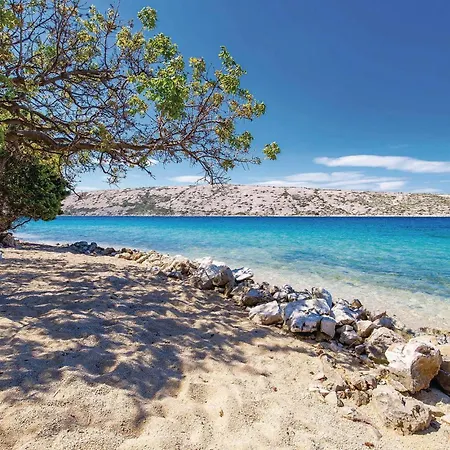 2 Bedroom Awesome In Barbat Barbat na Rabu