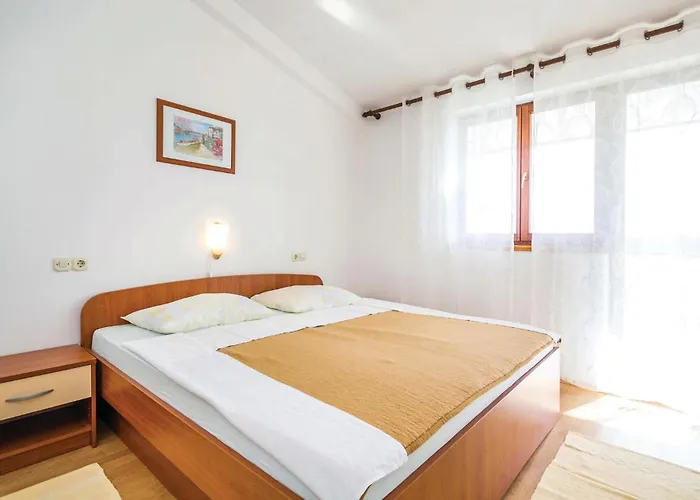 アパート 2 Bedroom Awesome In Barbat