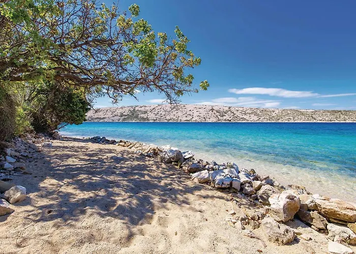 2 Bedroom Awesome In Barbat Barbat na Rabu