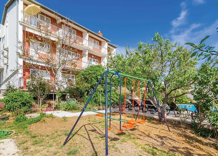 アパート 2 Bedroom Awesome In Barbat *